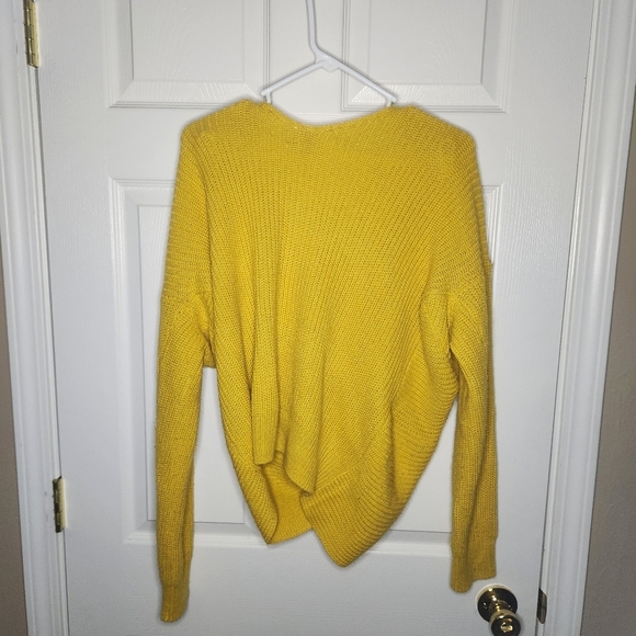 Sunny Yellow V-Neck Knit Sweater - Picture 3 of 3